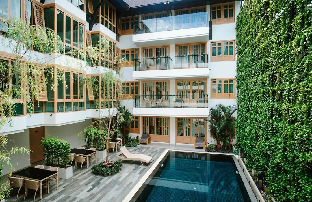 Hotell Moon Dragon 3*