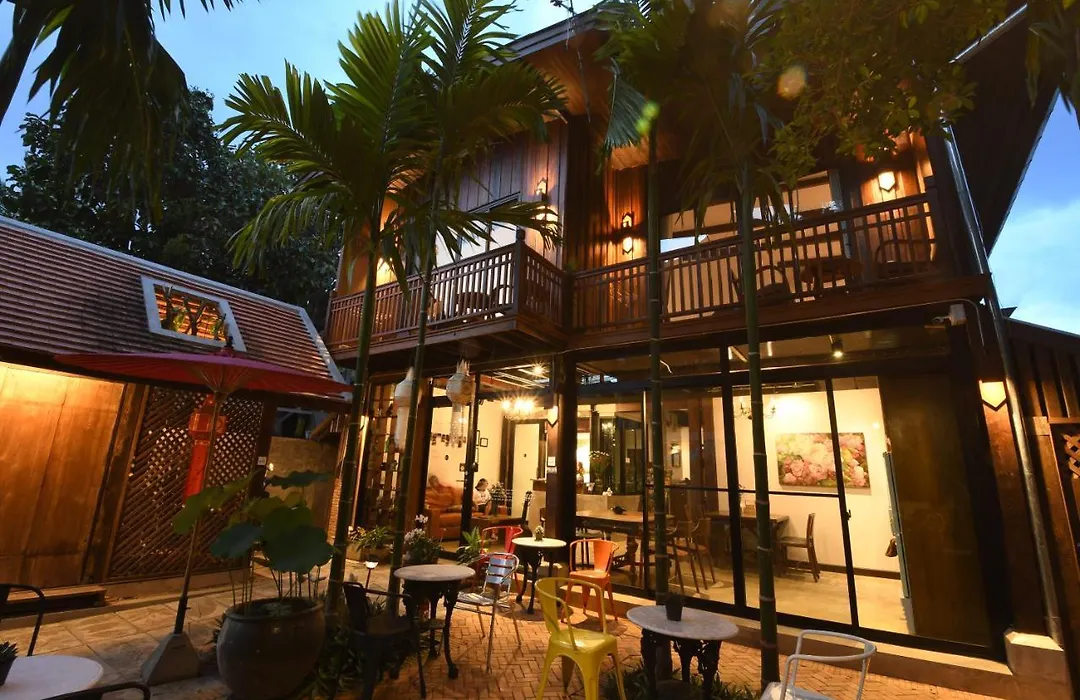 The Eight Ratvithi House